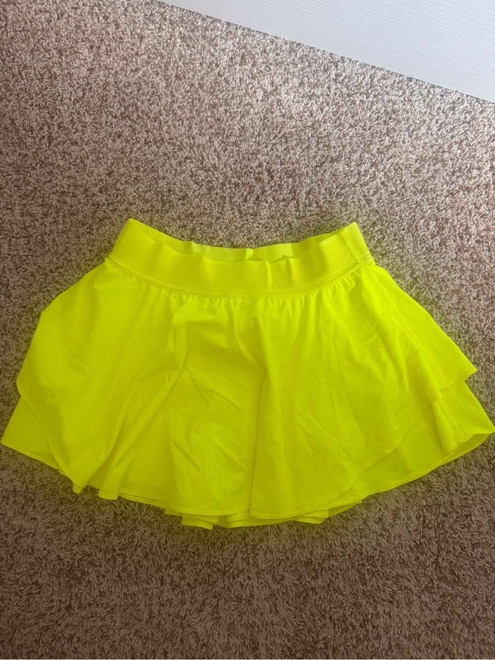 lululemon athletica Women's Neon yellow Court rival skirt - Picture 2 of 3